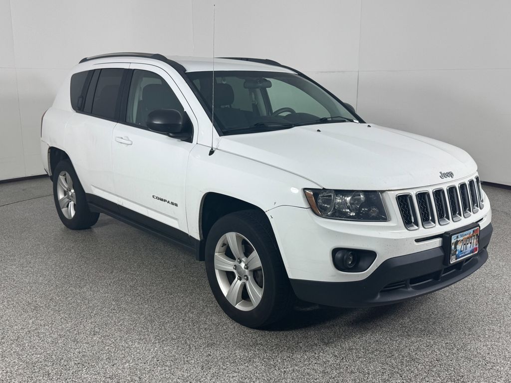 Thumbnail: 2015 Jeep Compass - 4