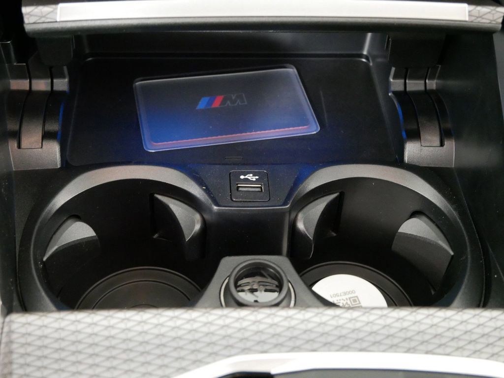 Thumbnail: 2025 BMW i4 - 50