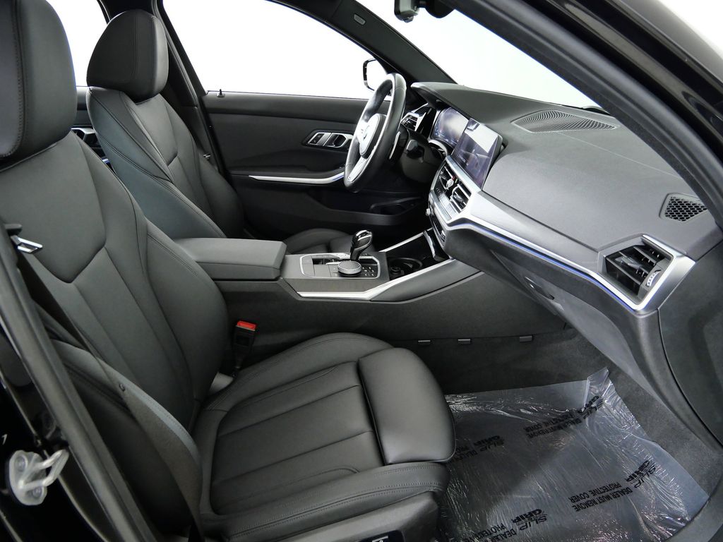 Thumbnail: 2021 BMW 3 Series - 21