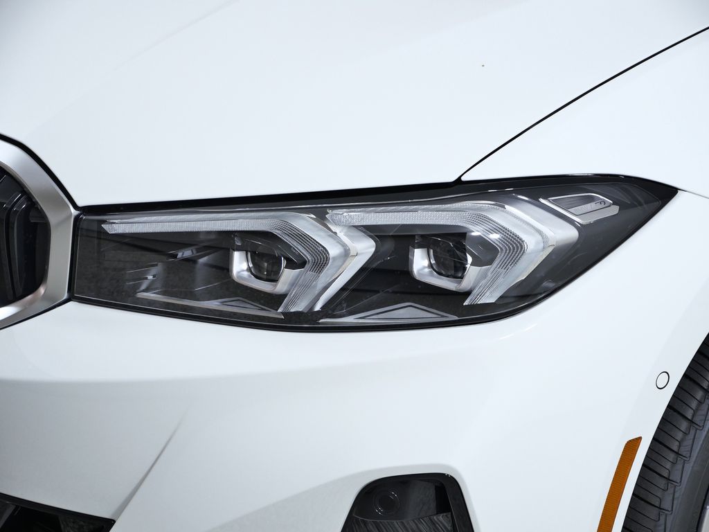 Thumbnail: 2026 BMW 3 Series - 3