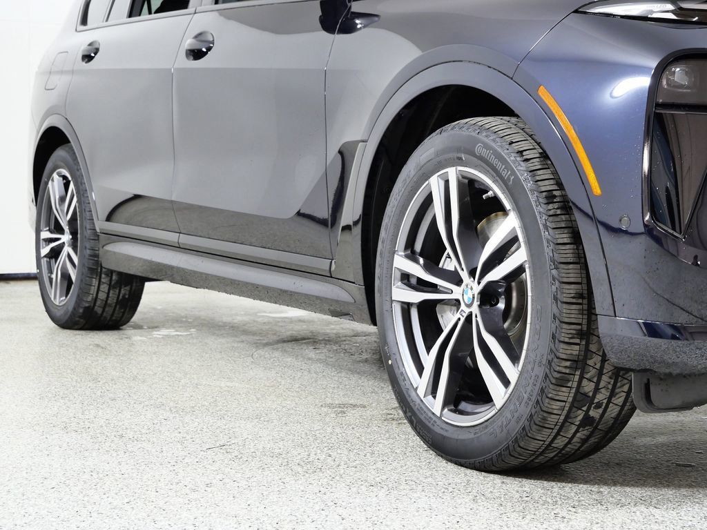 Thumbnail: 2026 BMW X7 - 8