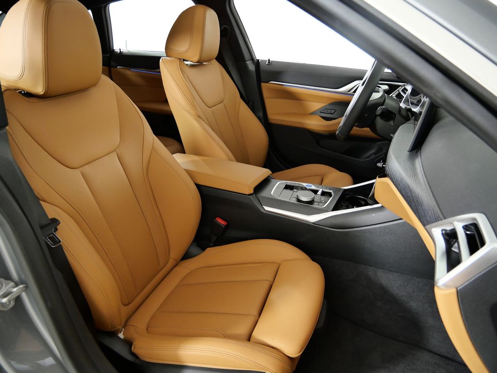 Thumbnail: 2025 BMW i4 - 22