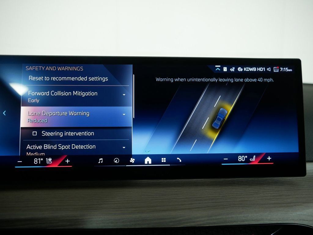 Thumbnail: 2025 BMW 3 Series - 44