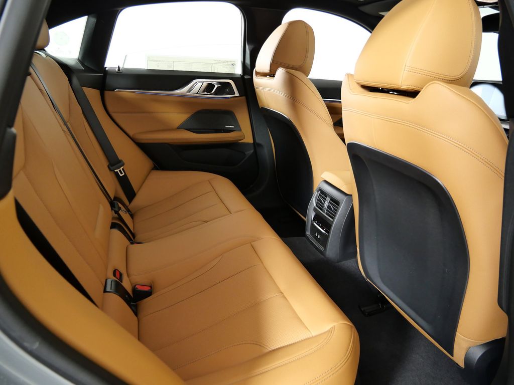 Thumbnail: 2026 BMW i4 - 25