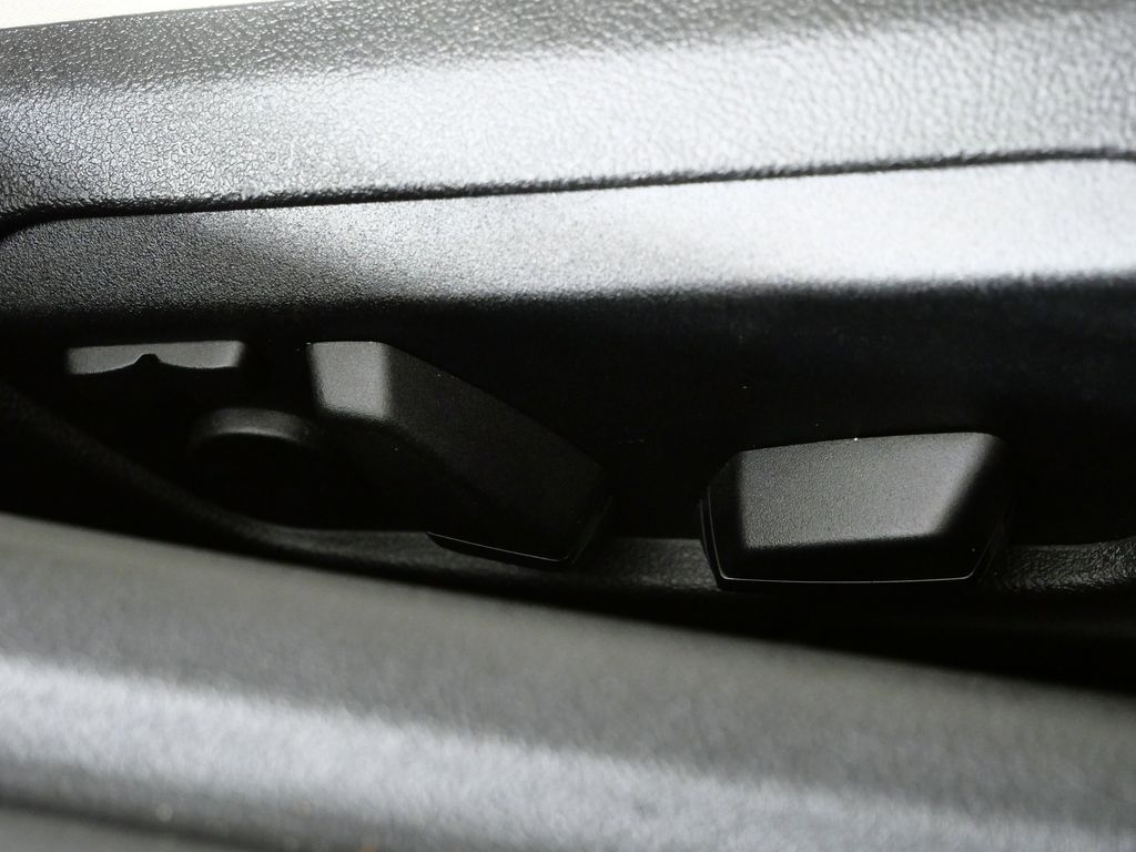 Thumbnail: 2024 BMW Z4 - 27