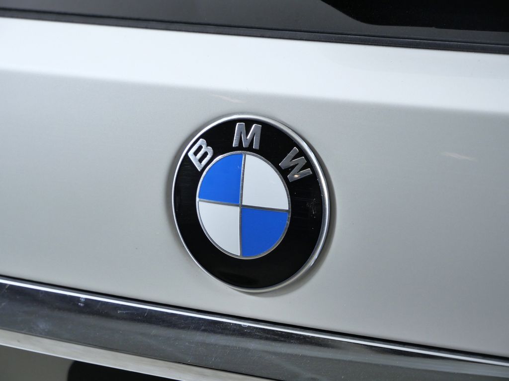 Thumbnail: 2019 BMW X7 - 12