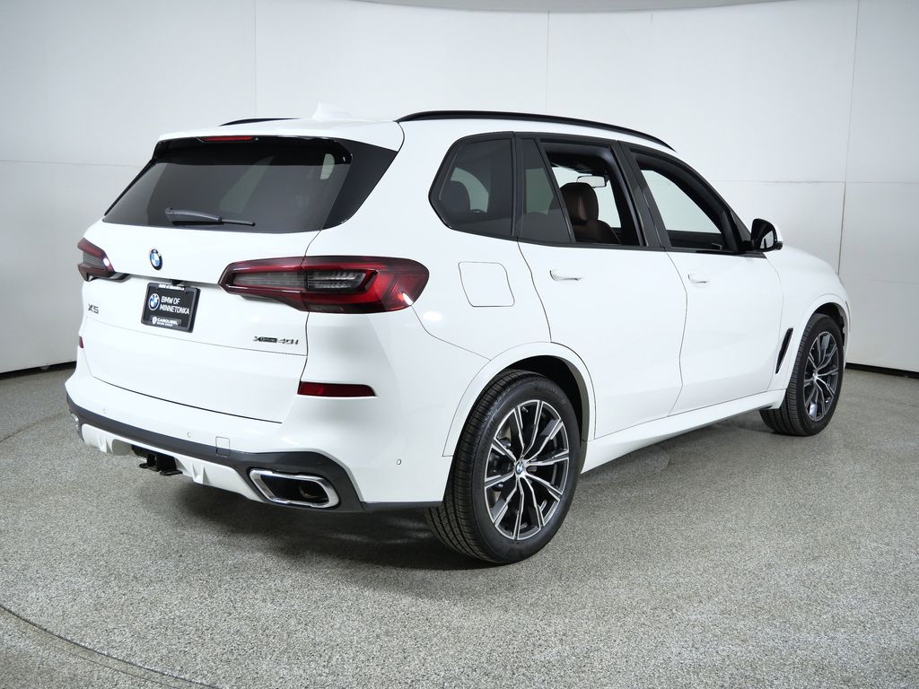 Thumbnail: 2022 BMW X5 - 10