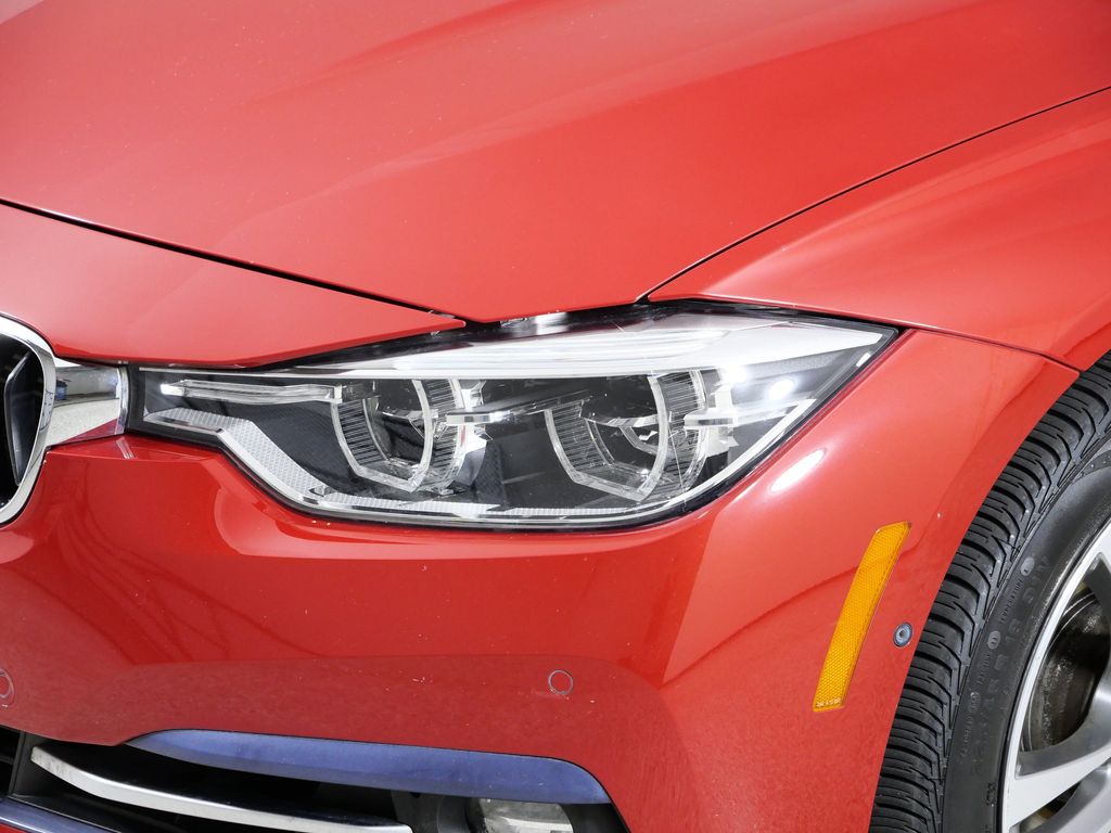 Thumbnail: 2017 BMW 3 Series - 4