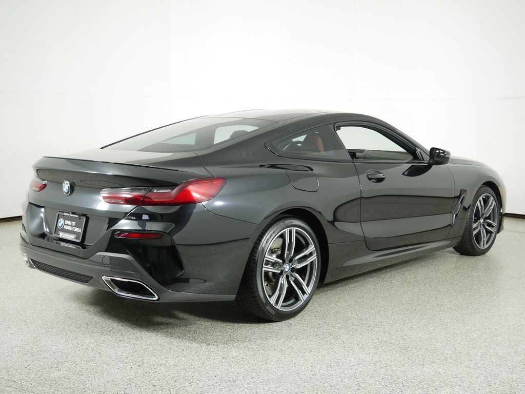 Thumbnail: 2022 BMW 8 Series - 10