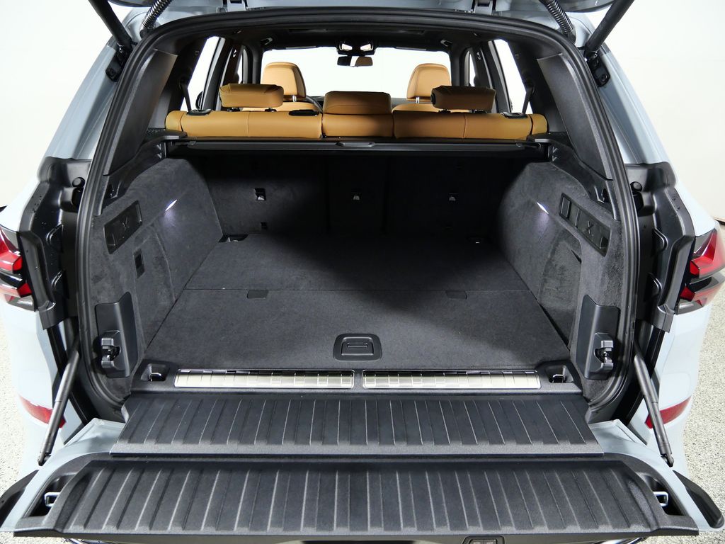 Thumbnail: 2026 BMW X5 - 28