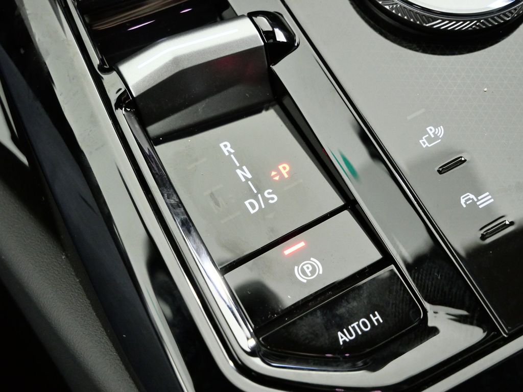 Thumbnail: 2026 BMW 5 Series - 46