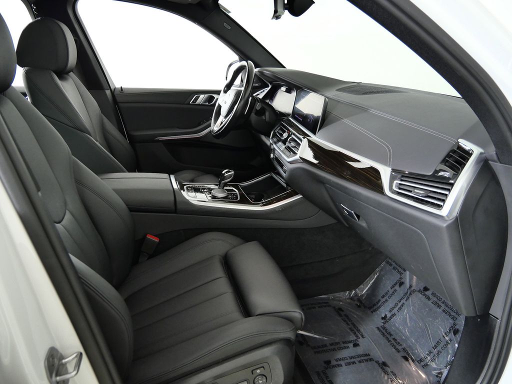 Thumbnail: 2020 BMW X5 - 21