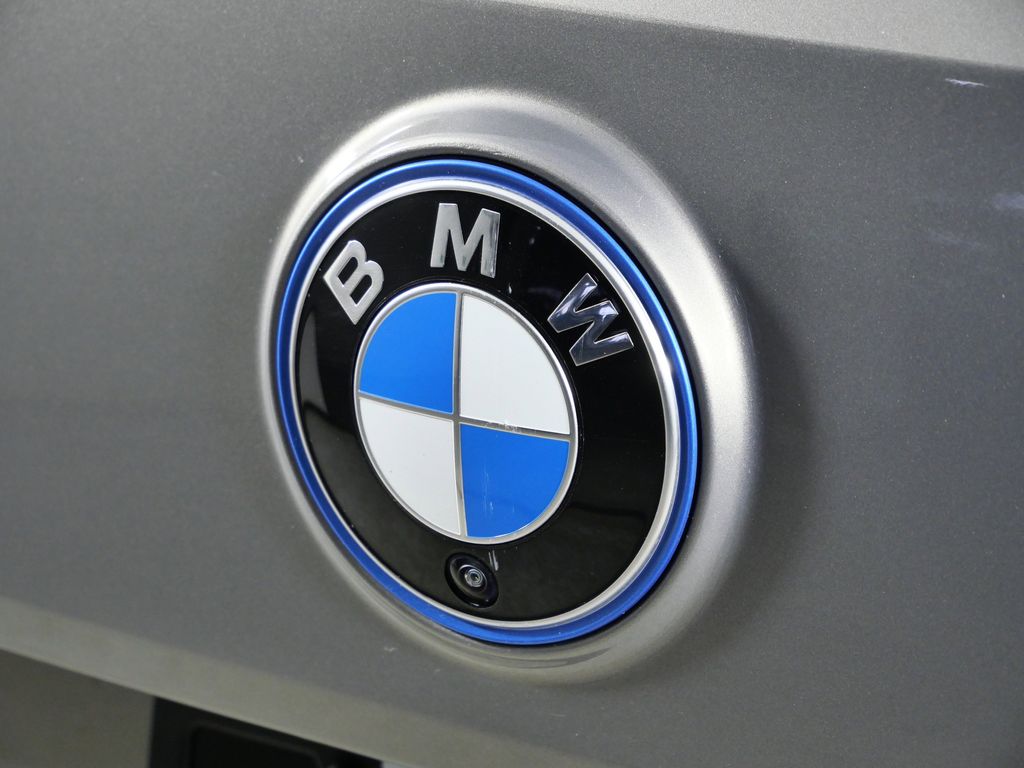 Thumbnail: 2023 BMW iX - 14