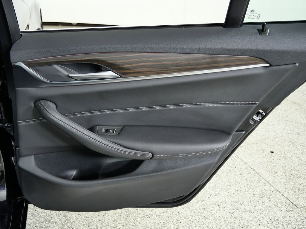 Thumbnail: 2023 BMW 5 Series - 29