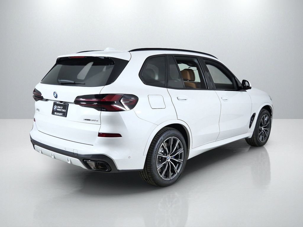 Thumbnail: 2026 BMW X5 - 9