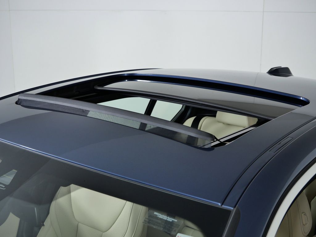 Thumbnail: 2026 BMW 3 Series - 18