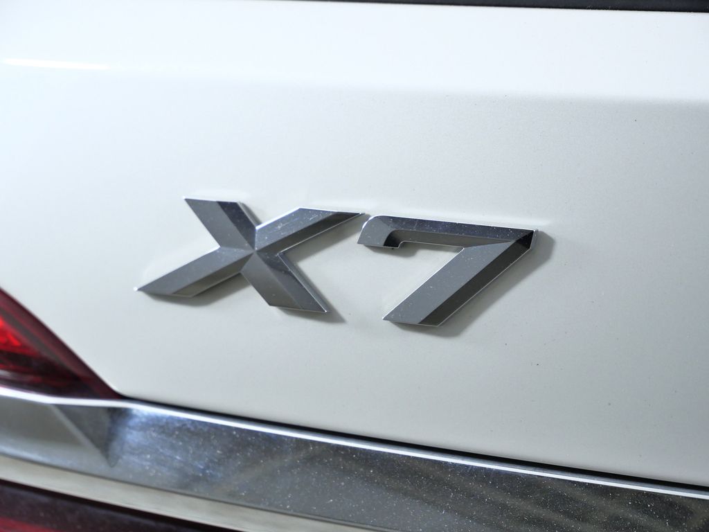 Thumbnail: 2022 BMW X7 - 16