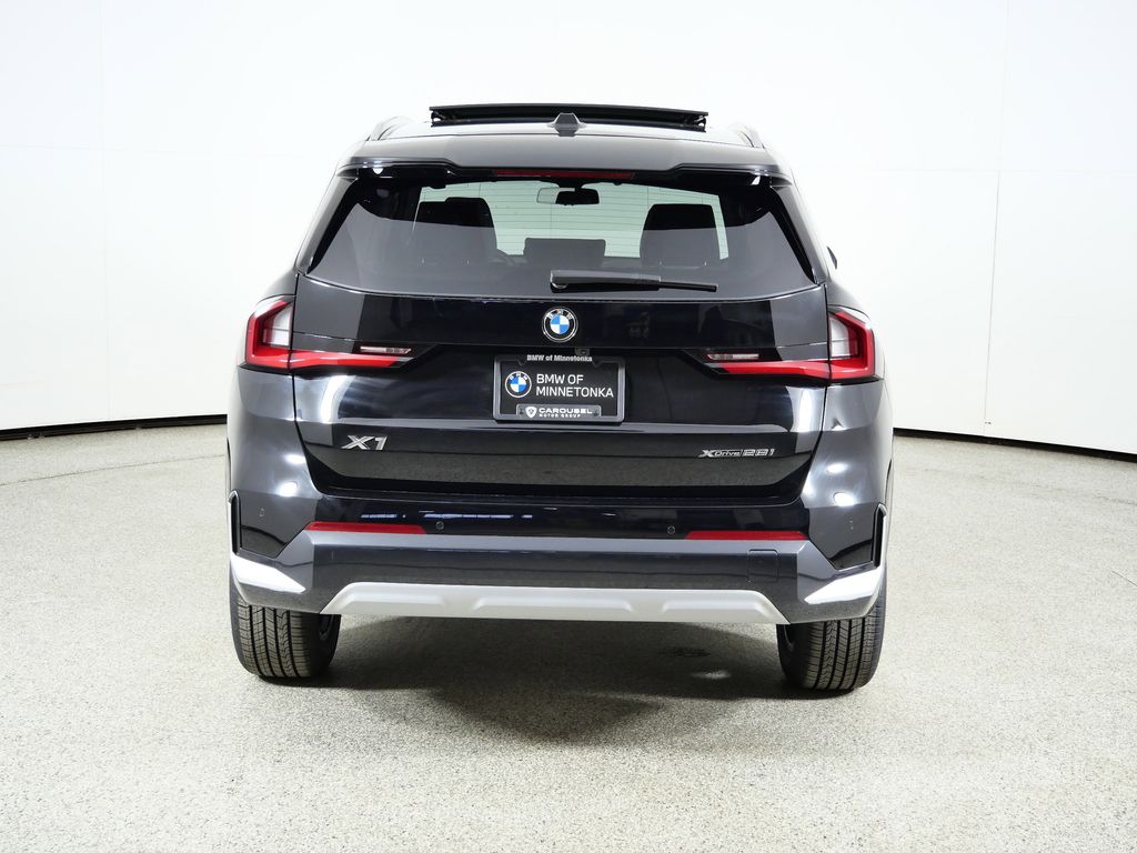 Thumbnail: 2026 BMW X1 - 10