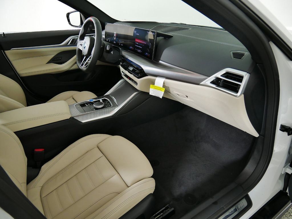 Thumbnail: 2025 BMW i4 - 27