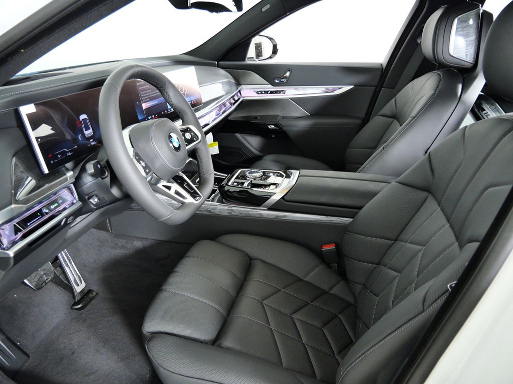 Thumbnail: 2025 BMW 7 Series - 33