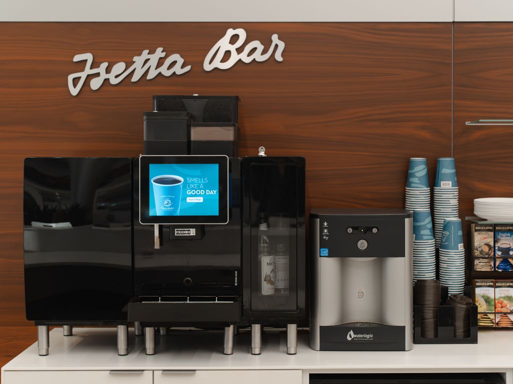 Thumbnail: 2024 BMW M3 - 21