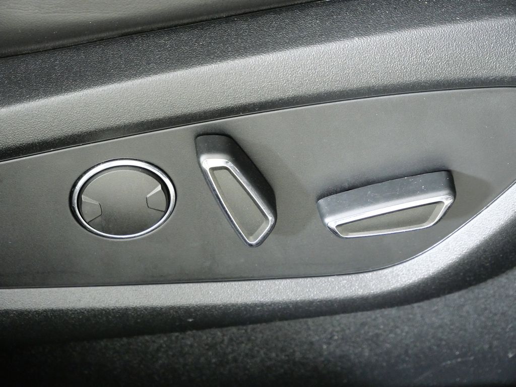 Thumbnail: 2017 Lincoln MKX - 23