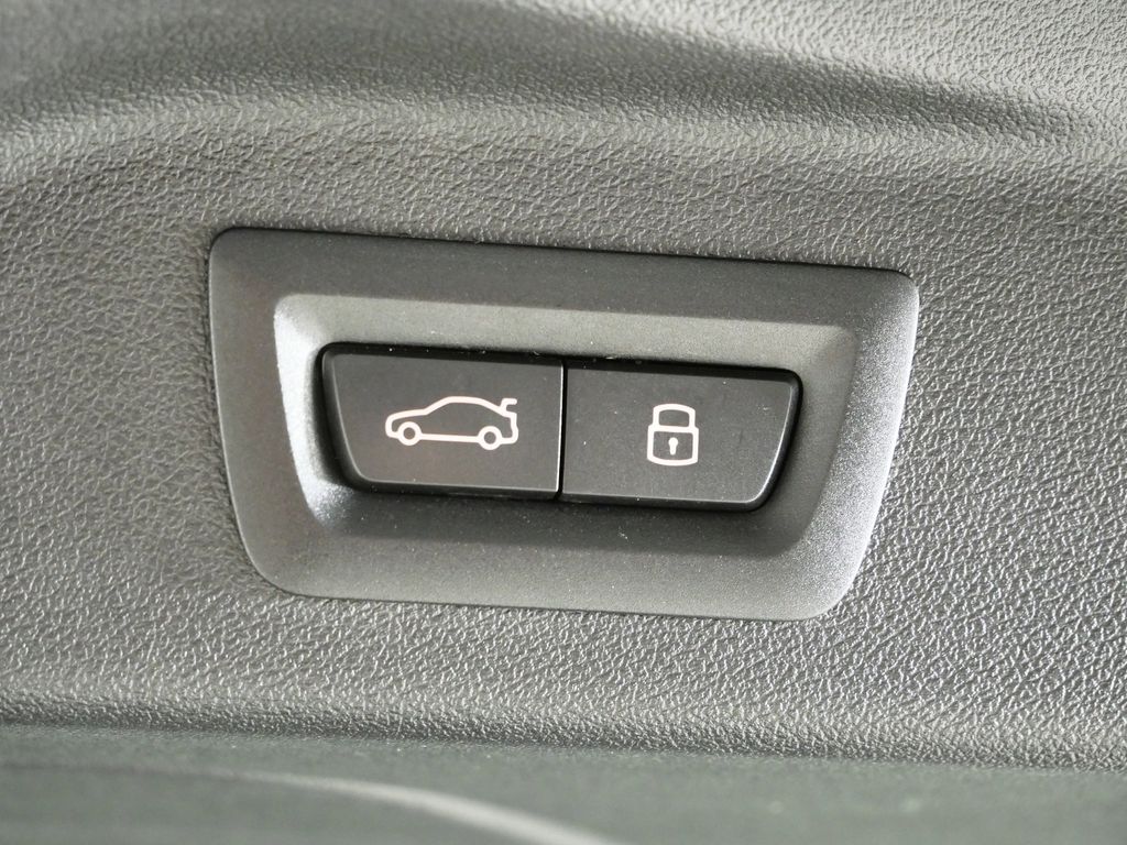 Thumbnail: 2025 BMW X7 - 37