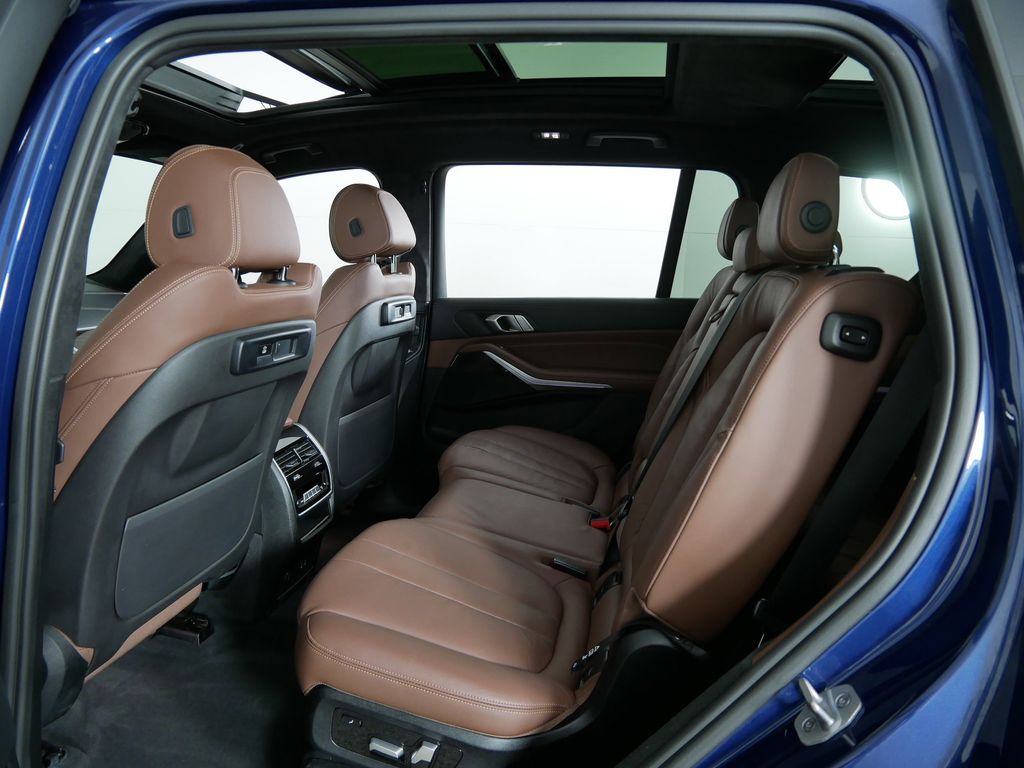 Thumbnail: 2021 BMW X7 - 30