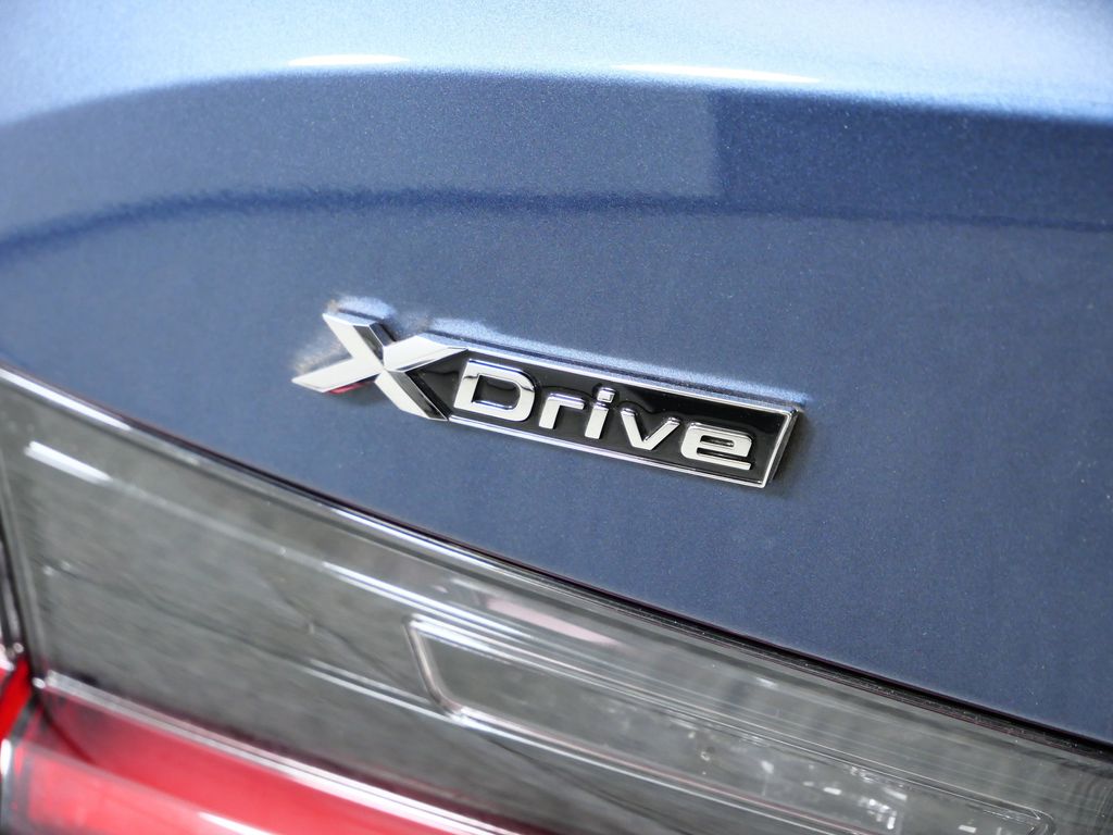 Thumbnail: 2026 BMW 3 Series - 13