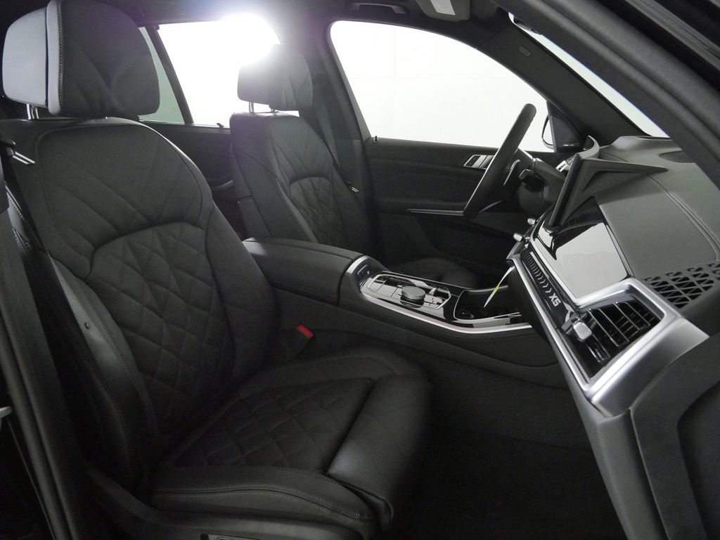 Thumbnail: 2026 BMW X5 - 21