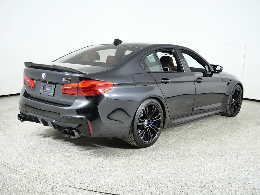 Thumbnail: 2019 BMW M5 - 10