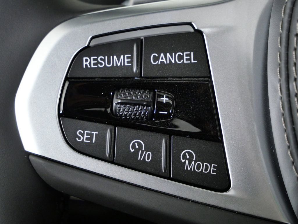 Thumbnail: 2026 BMW X7 - 44