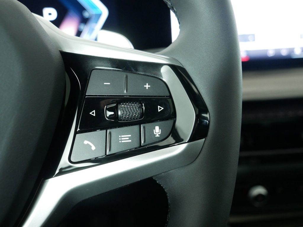 Thumbnail: 2025 BMW 3 Series - 39