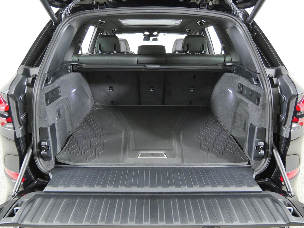 Thumbnail: 2026 BMW X5 - 28