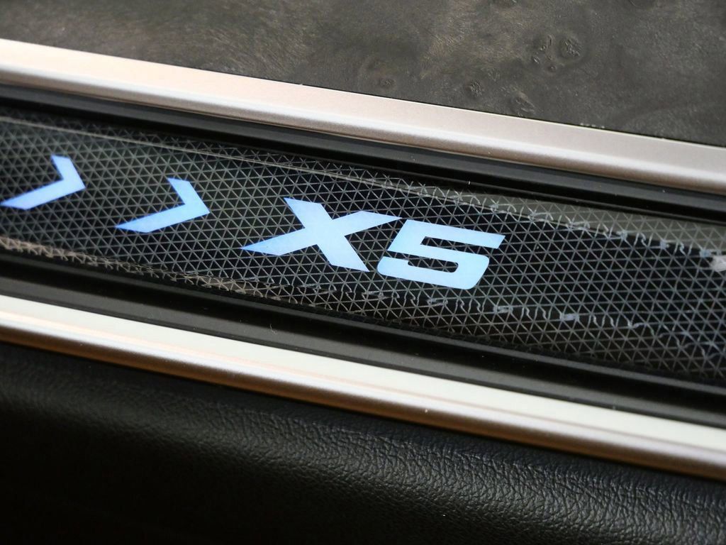 Thumbnail: 2026 BMW X5 - 25
