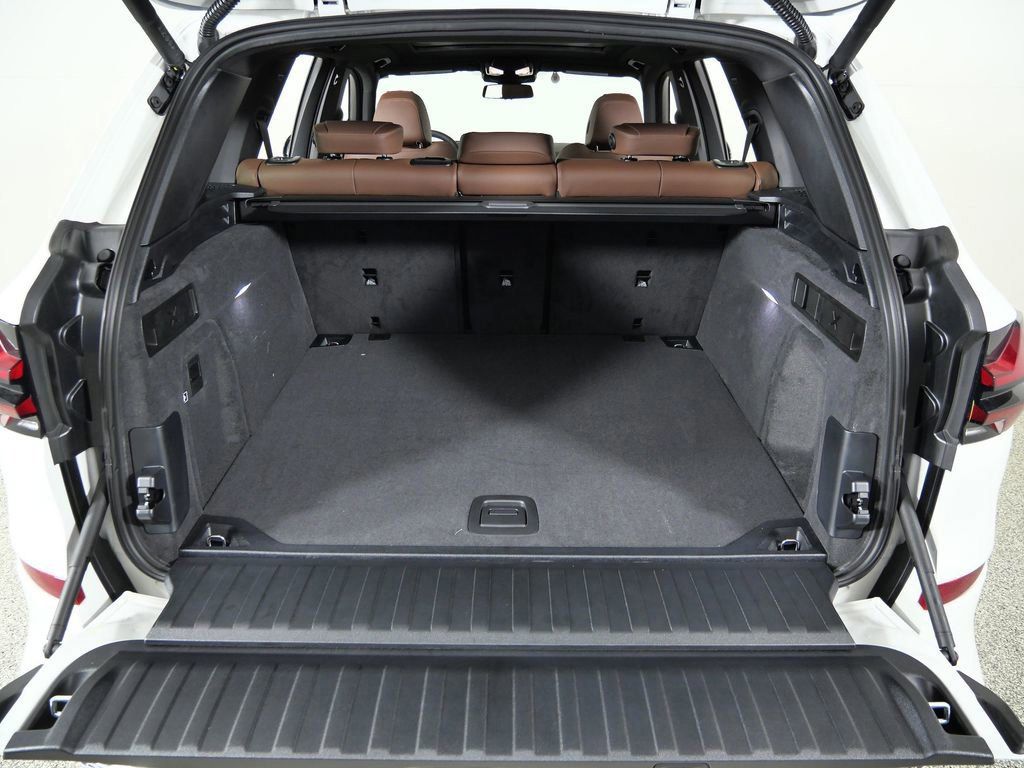 Thumbnail: 2026 BMW X5 - 29
