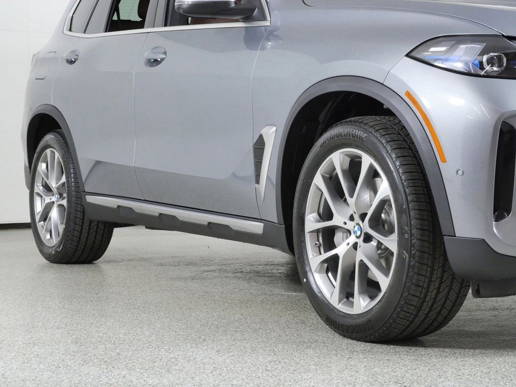 Thumbnail: 2026 BMW X5 - 6
