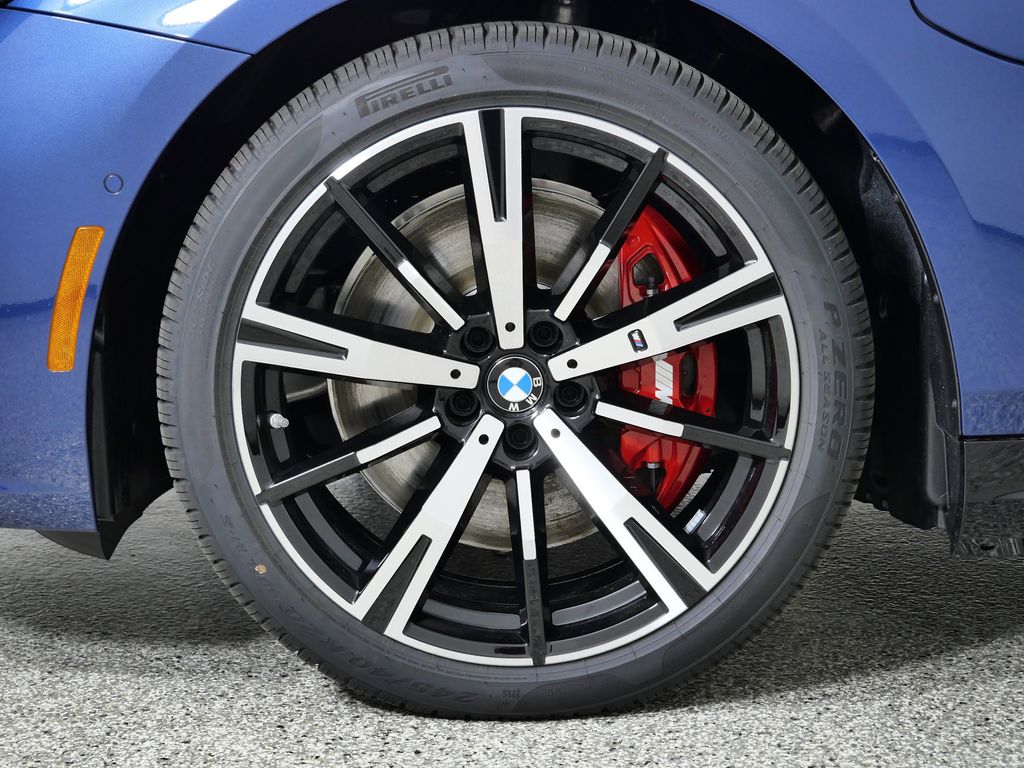 Thumbnail: 2026 BMW 5 Series - 17