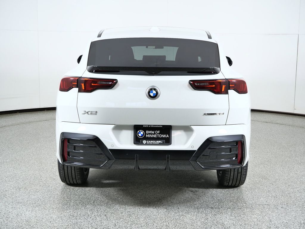 Thumbnail: 2026 BMW X2 - 10