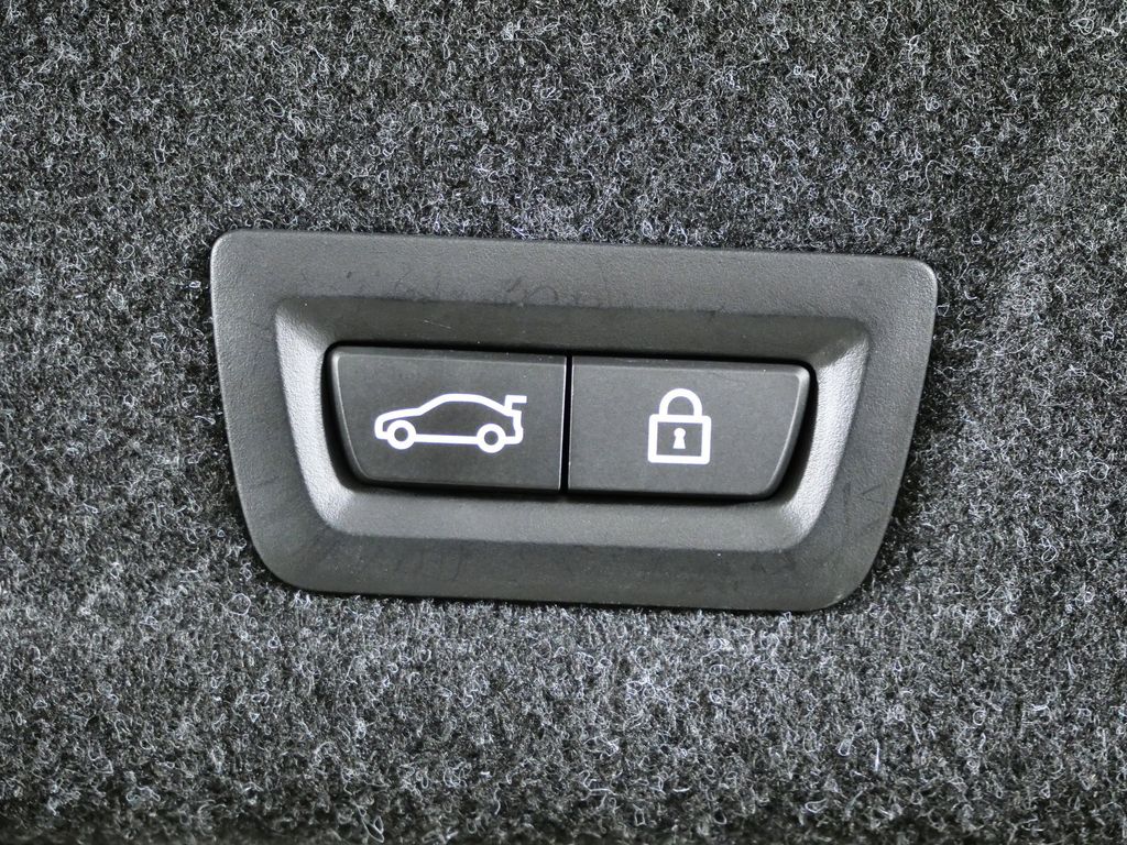 Thumbnail: 2022 BMW M3 - 29