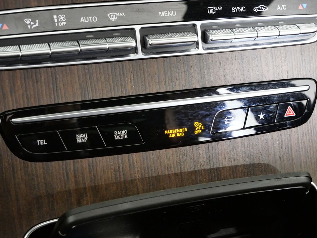 Thumbnail: 2021 Mercedes-Benz GLC - 46