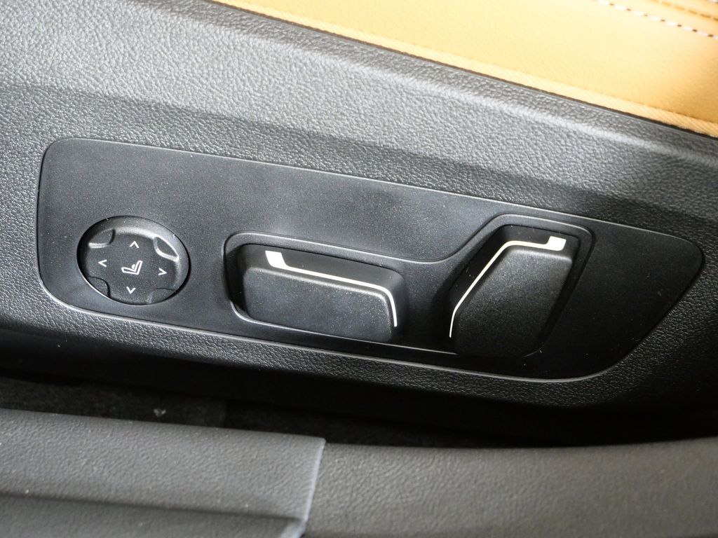 Thumbnail: 2026 BMW i4 - 38