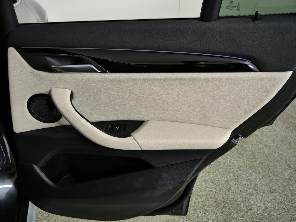 Thumbnail: 2022 BMW X1 - 25