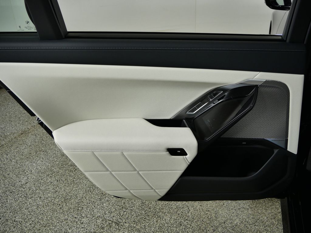 Thumbnail: 2026 BMW 7 Series - 30