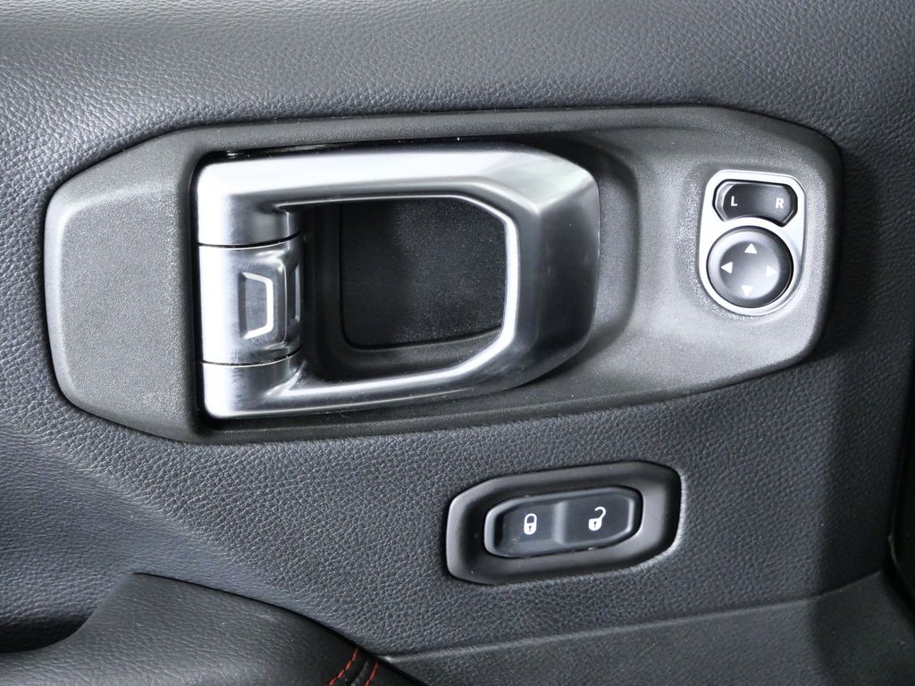 Thumbnail: 2018 Jeep Wrangler - 36