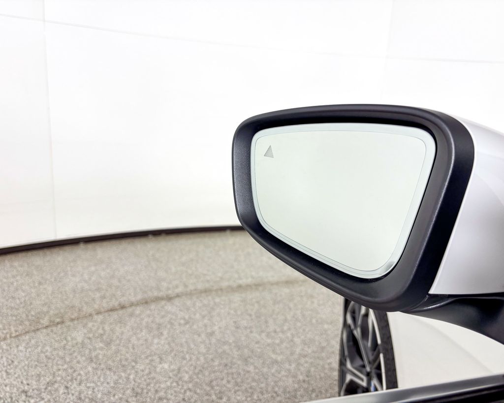 Thumbnail: 2025 BMW 3 Series - 36