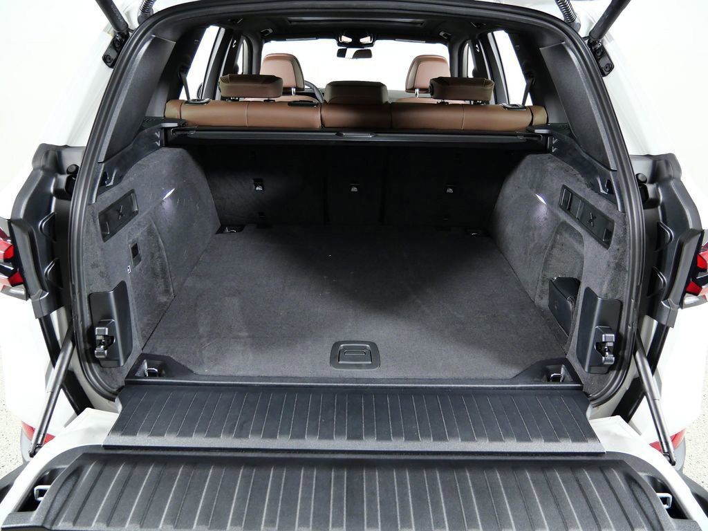 Thumbnail: 2026 BMW X5 - 29