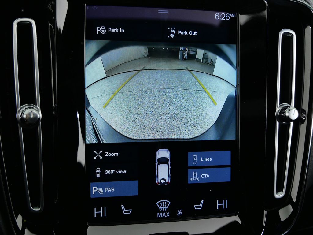 Thumbnail: 2021 Volvo XC40 - 50