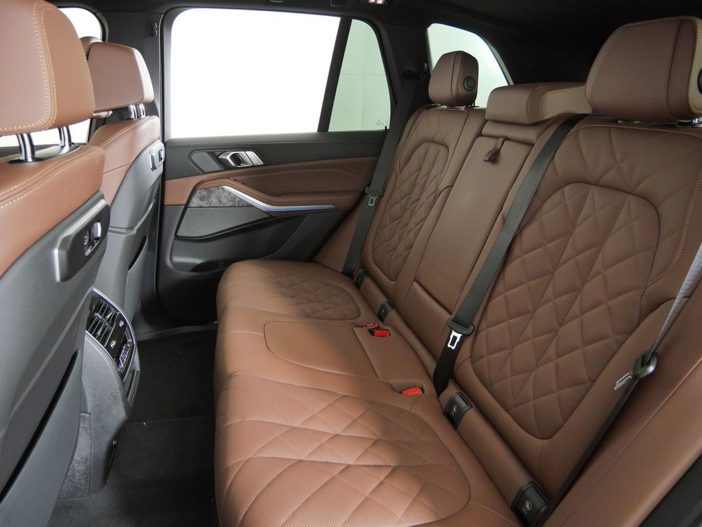 Thumbnail: 2026 BMW X5 - 33