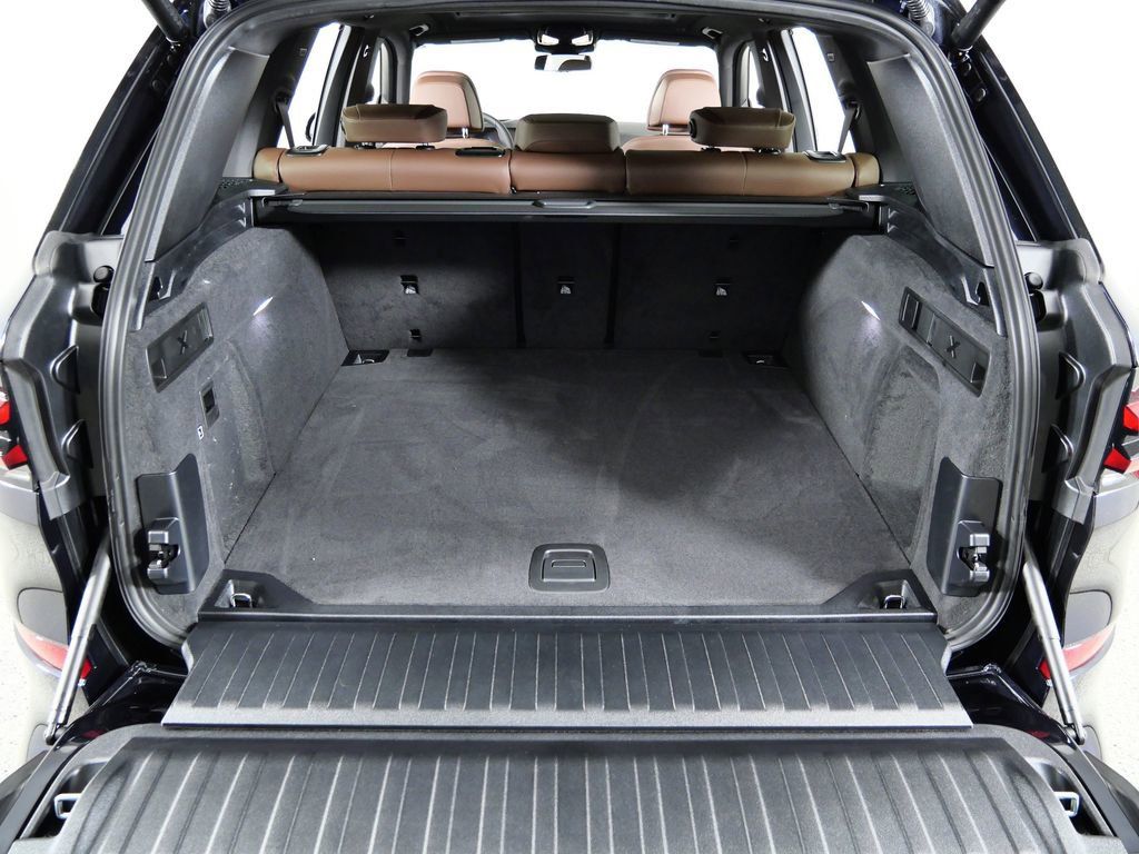 Thumbnail: 2026 BMW X5 - 30